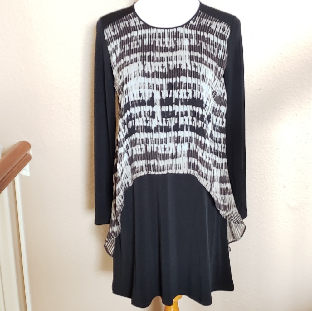 BCBG Generation Patern Overlay Tunic